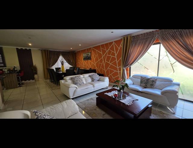 3 BEDROOM HOUSE FOR SALE IN SAFARI GARDENS